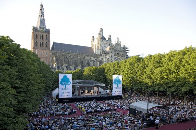 LXA THE LAW FIRM VOOR DERDE JAAR OP RIJ SPONSOR  OPERA OP DE PARADE!